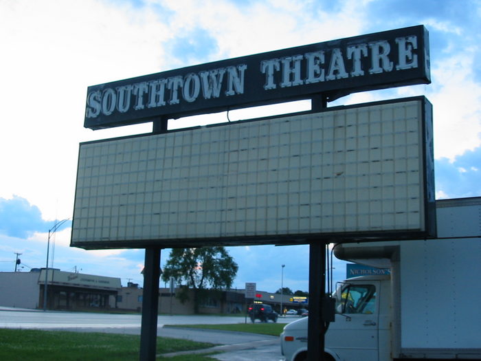 Southtown Twin Theatres - June 2002 (newer photo)